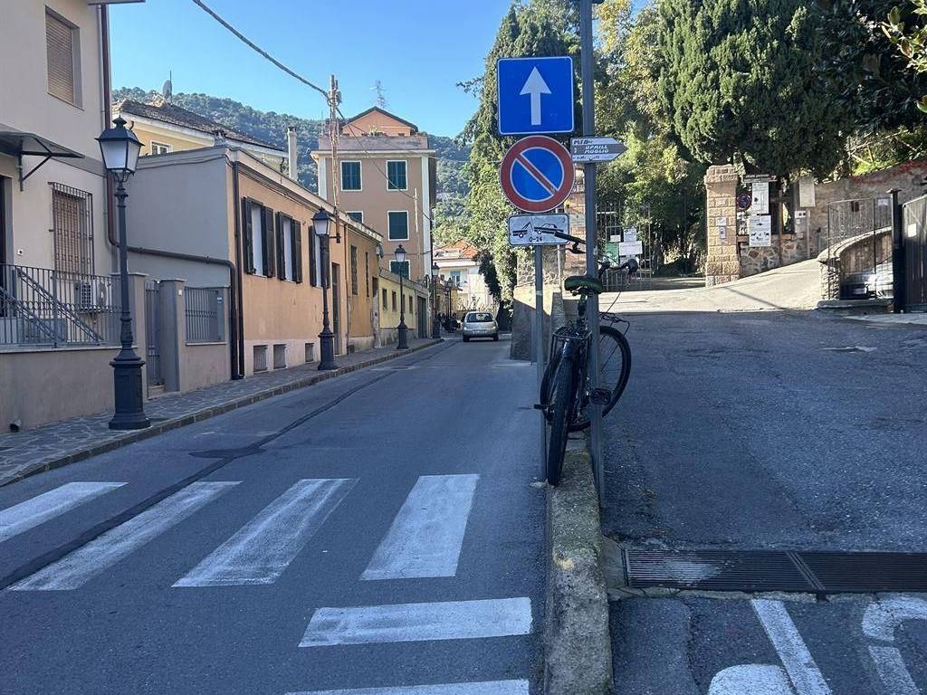 Garage - box via neghelli, fenarina, via neghelli, collina di ponente, alassio