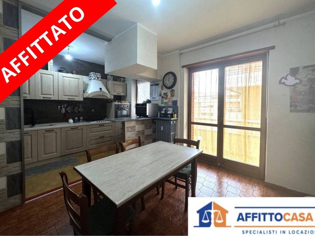 Trilocale buono stato, quarto piano, centro, carmagnola