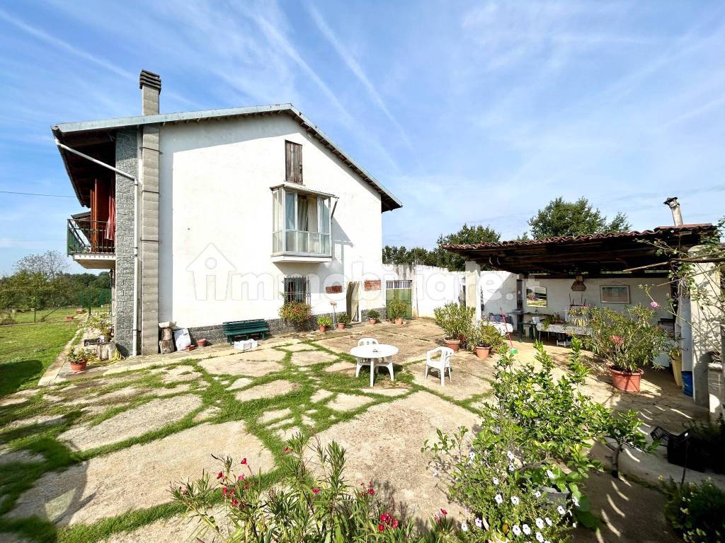 vendita-villa-unifamiliare-in-strada-per-cellarengo-valfenera-buono