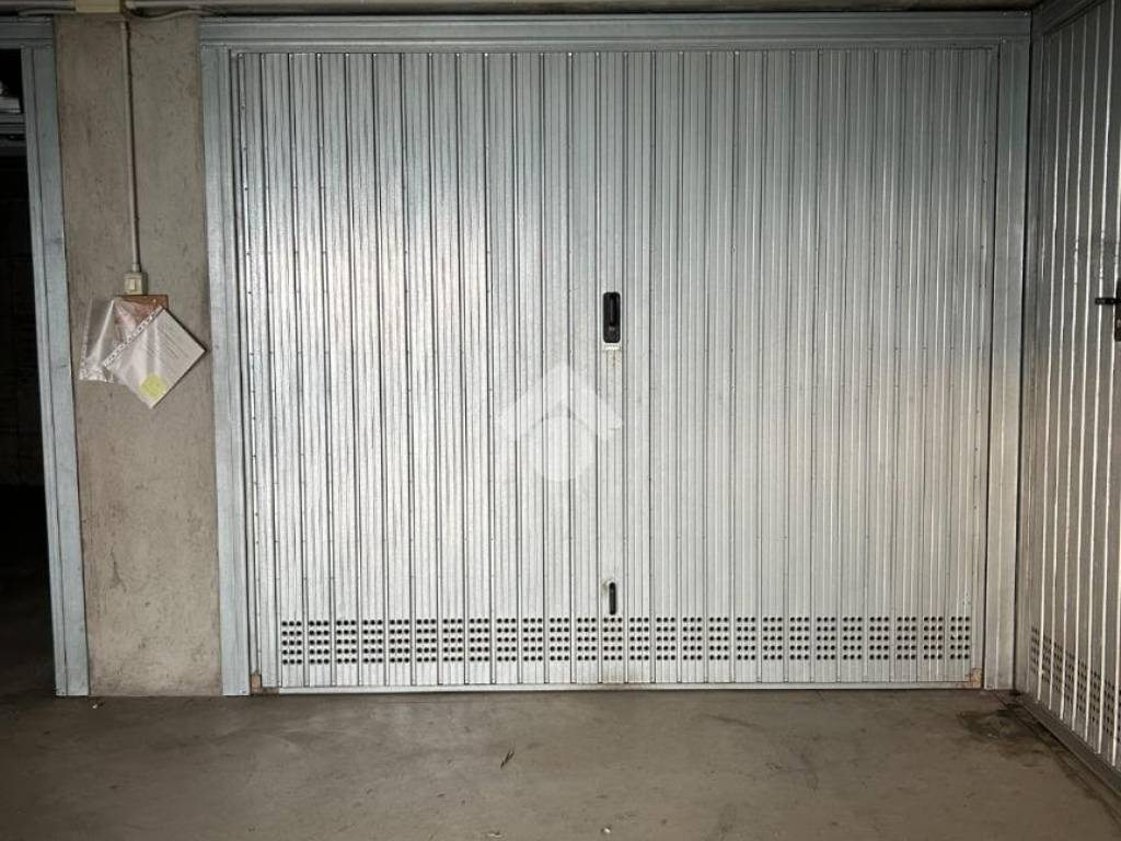 Garage - box via febo e isacco arcangeli, sarnico