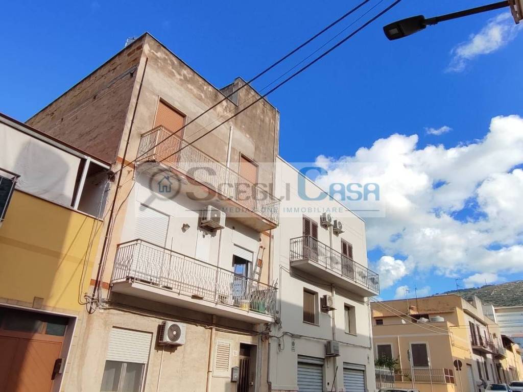 Trilocale via campania 16, casa santa, erice