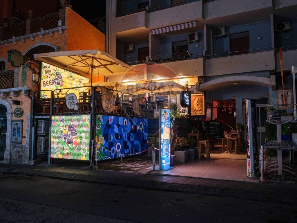 Attività commerciale via naxos 243/a, centro, giardini-naxos