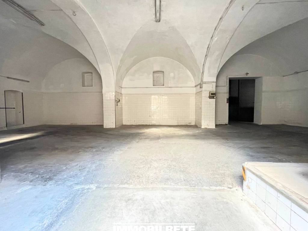 Capannone via santa rita, altamura