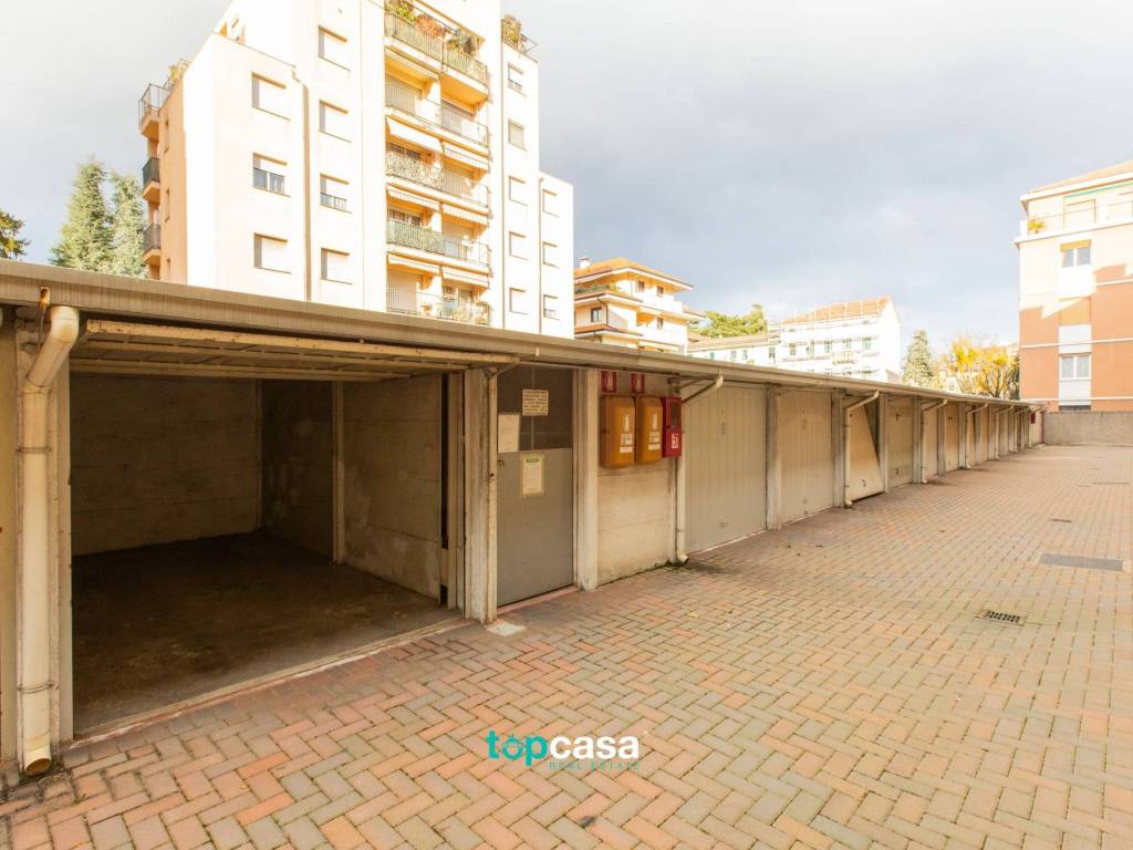 Garage - box via piave 11, ospedale, busto arsizio