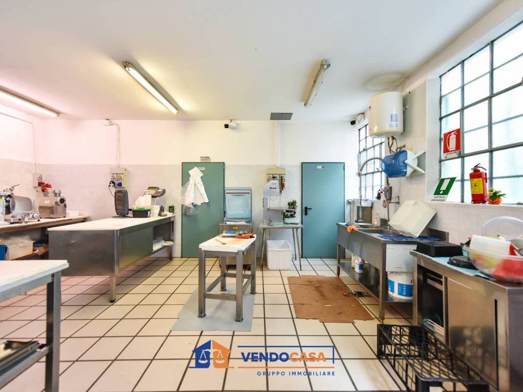 Laboratorio via tronzano 13, rebaudengo, torino