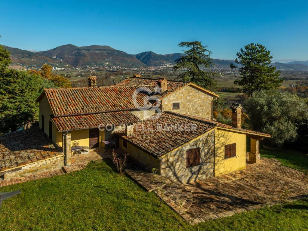 Rustico fraz. san martino in colle, gubbio