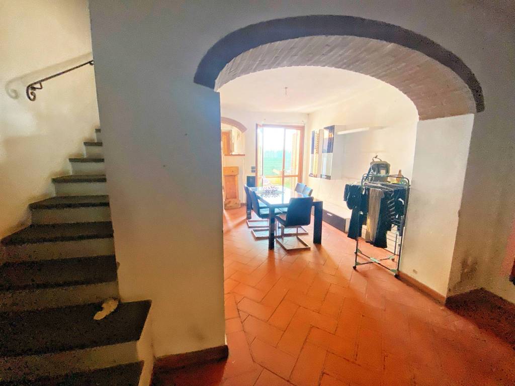 Terratetto unifamiliare 105 m², buono stato, pistoia ovest, pistoia