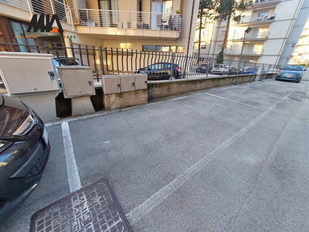 Posto auto - moto viale della croce rossa, santa barbara - san sisto, l'aquila