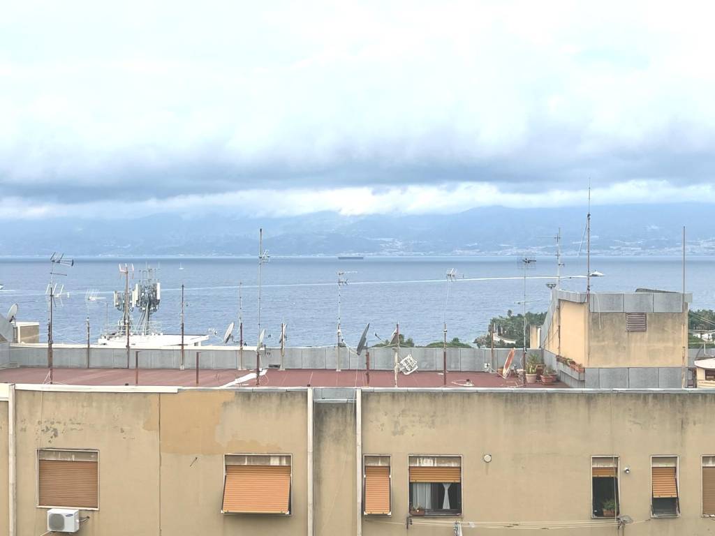 Appartamento via nazionale pentimele, archi, reggio calabria