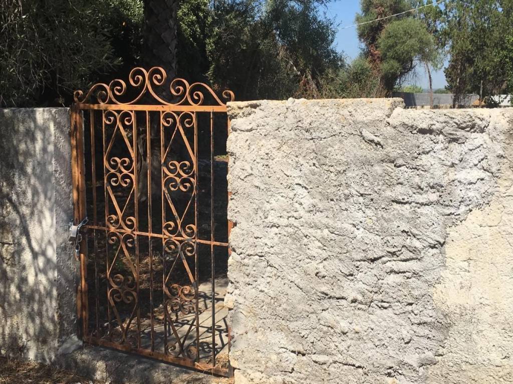 Terreno edificabile via isole della sonda, arenella, siracusa