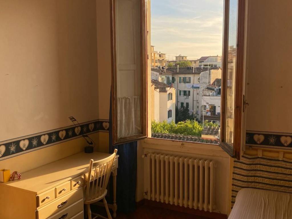 Stanza singola via del lasca, firenze