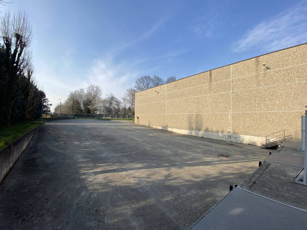 Capannone viale valassina, stazione, lissone
