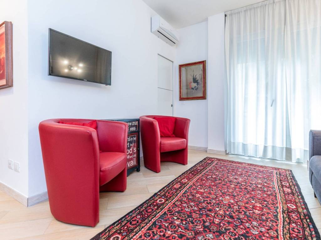 Rent Apartment Venice. 1-bedroom flat in via Genova 32. Good condition ...