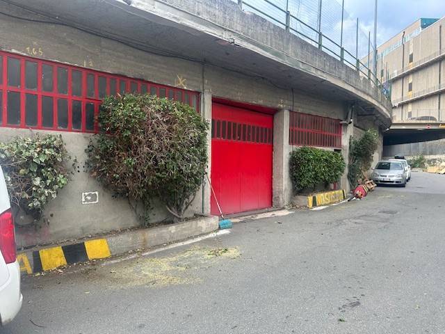 Magazzino - deposito via balleydier, sampierdarena, genova