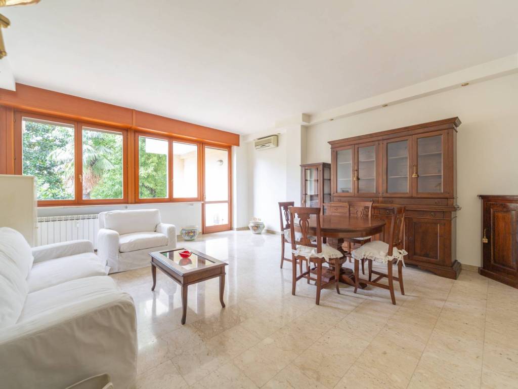 Vendita Appartamento Milano. Quadrilocale in via Andrea Costa 11. Buono ...