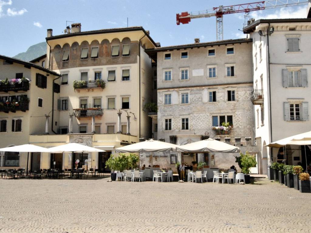 Trilocale piazza duomo, centro storico, trento