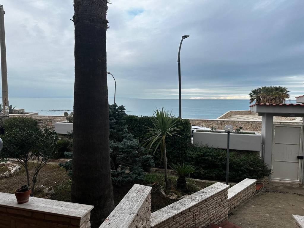 Villa bifamiliare panoramica umberto paternostro 57, bisceglie