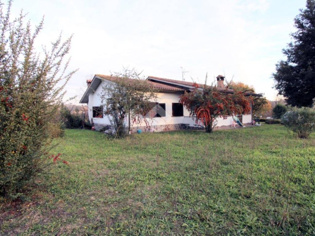 Terratetto unifamiliare via passo della bufala, poggio mirteto