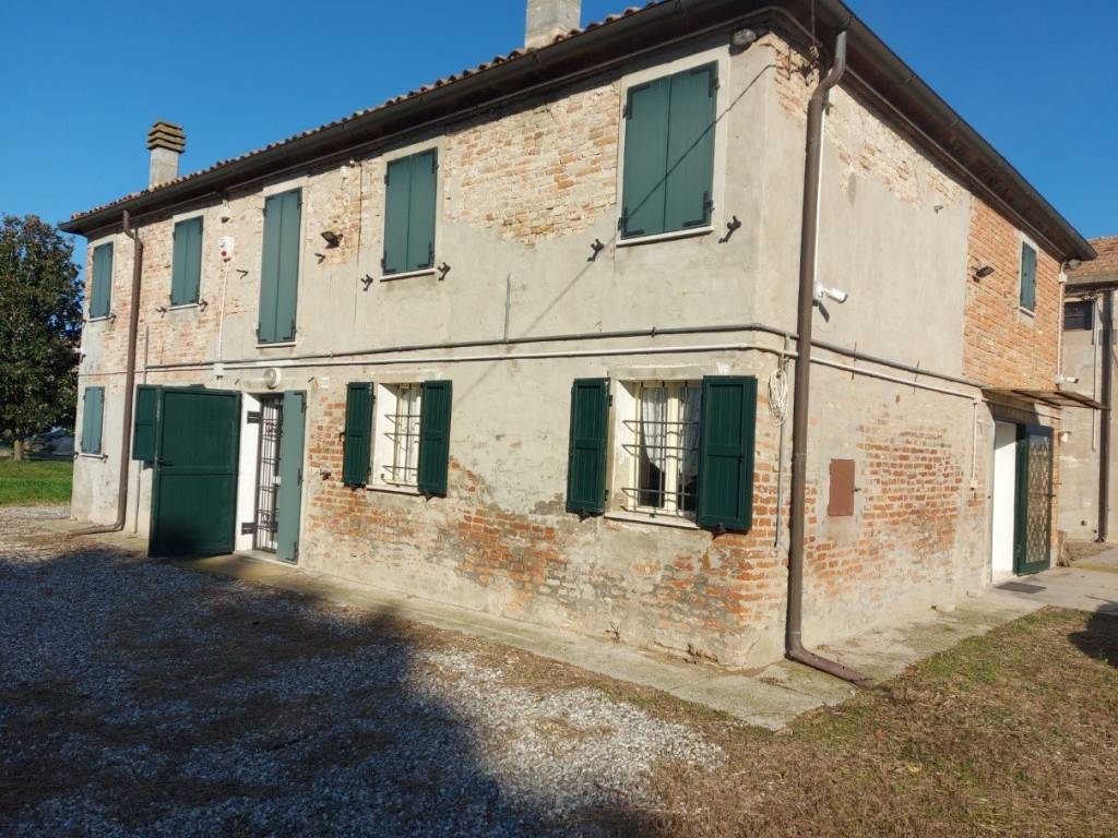 Terratetto unifamiliare 220 m², da ristrutturare, cona, ferrara