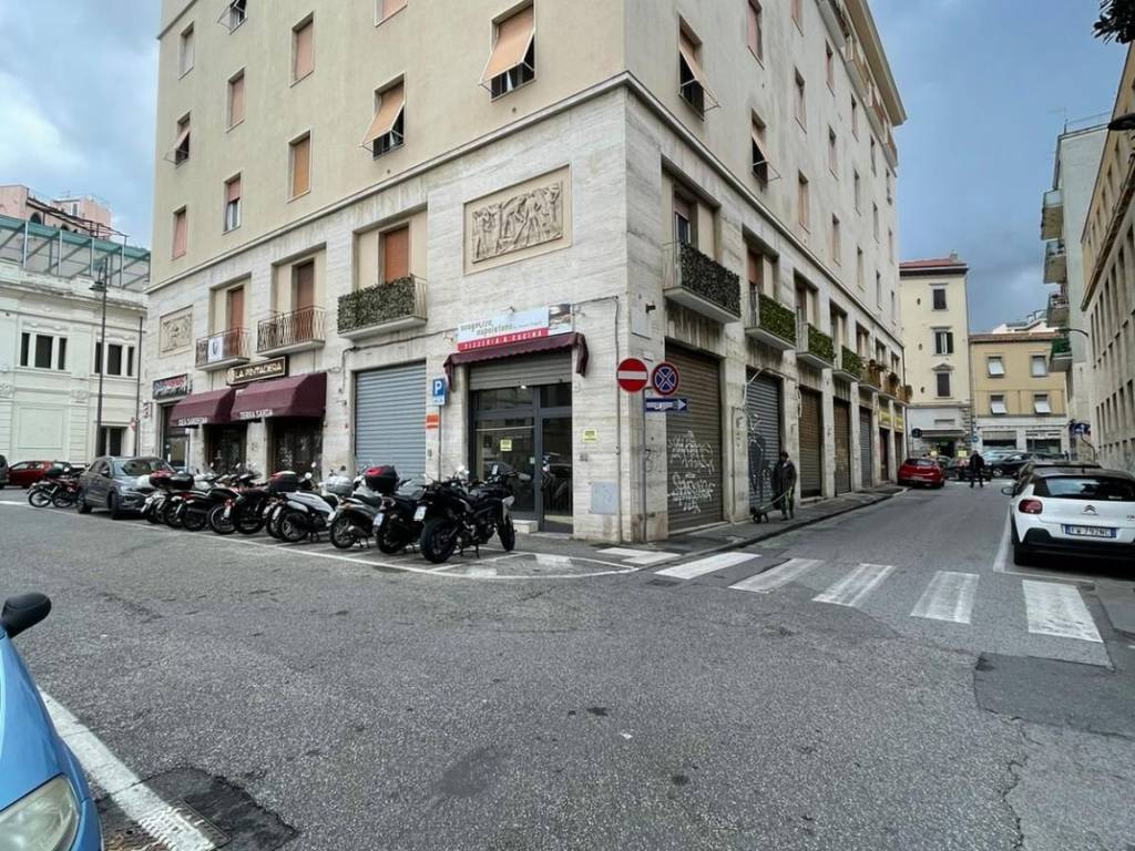 Locale commerciale piazza guerrazzi, via grande - piazza della repubblica, livorno