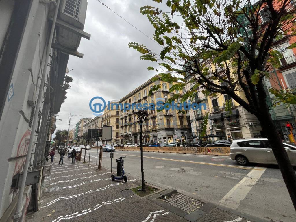 Locale commerciale corso umberto i, centro storico, napoli