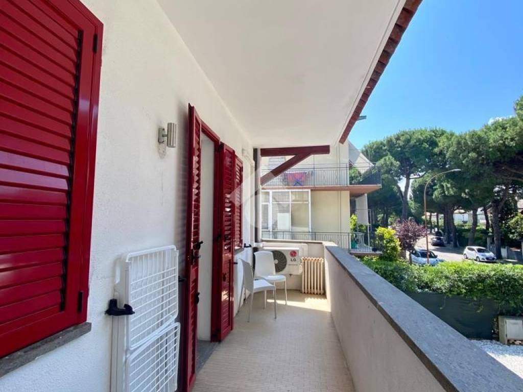 Trilocale viale vulcano 32, pinarella, cervia