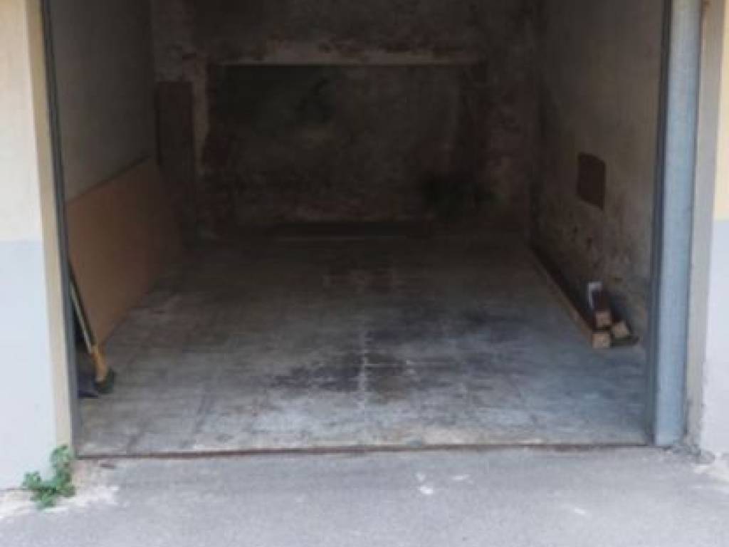 Garage - box via compagnetto da prato 7, soccorso, prato