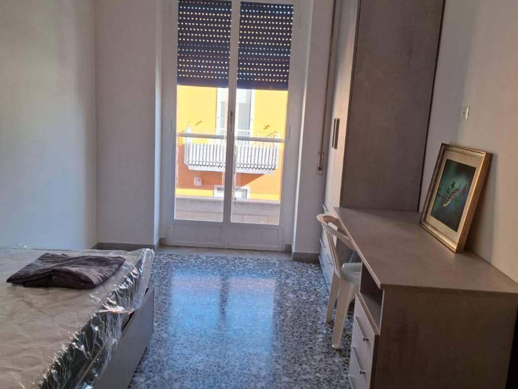 Stanza singola via cappuccini 28, brindisi