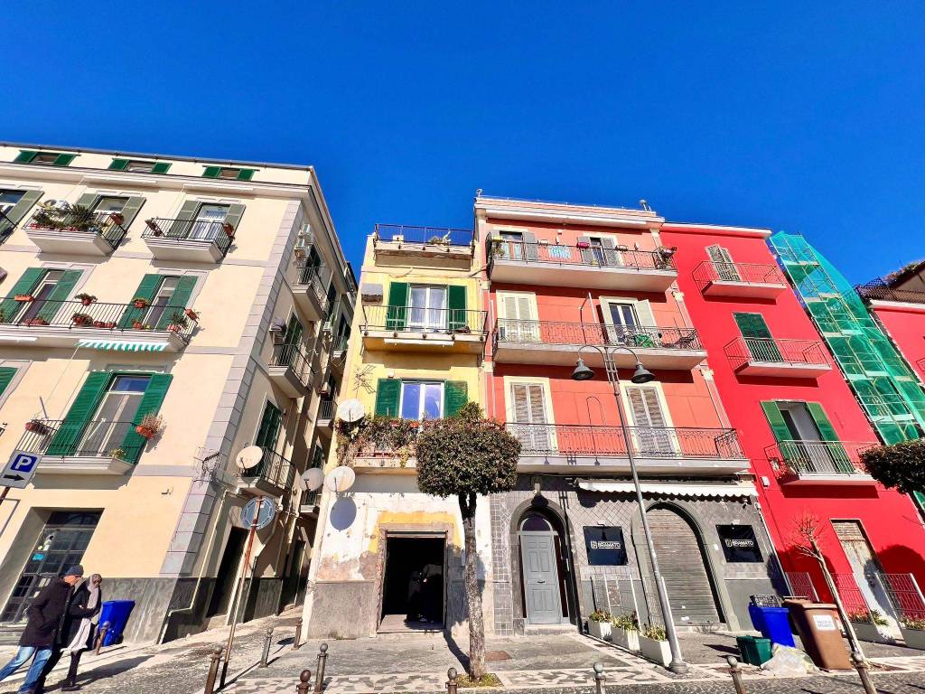 Locale commerciale corso umberto i, lungomare, pozzuoli