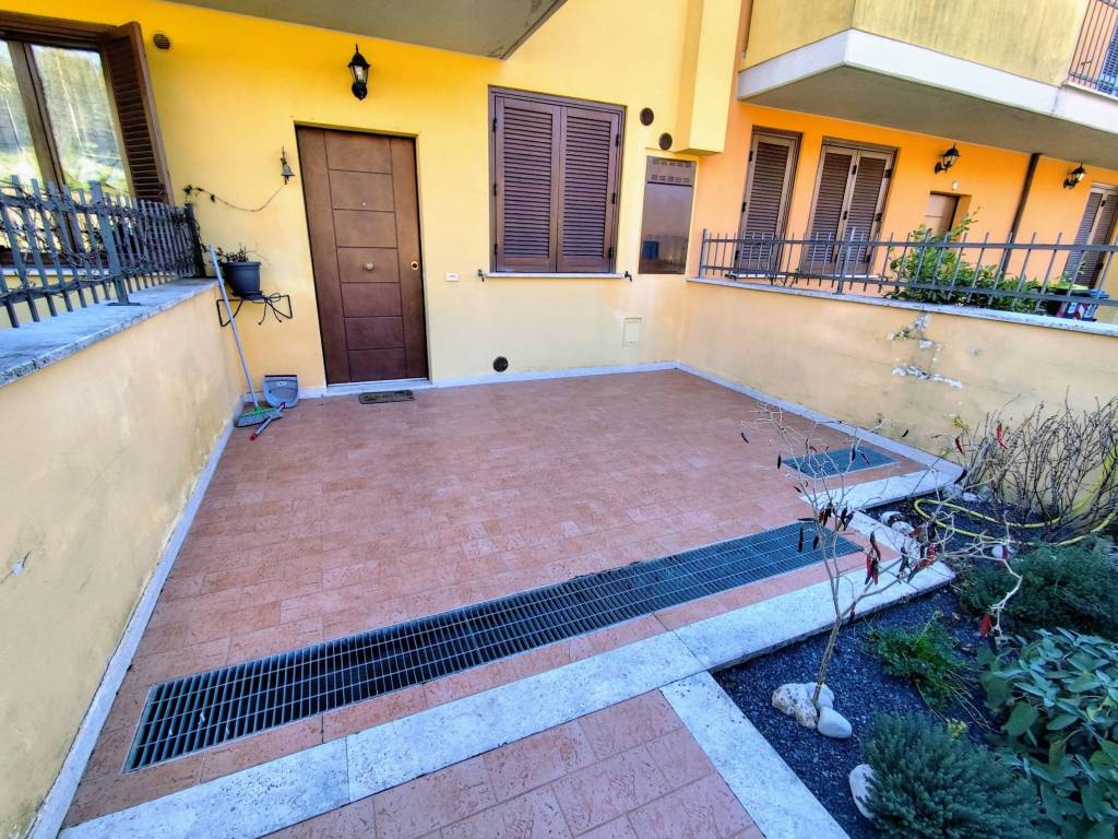 Villa a schiera via agostino di duccio, centro, amelia
