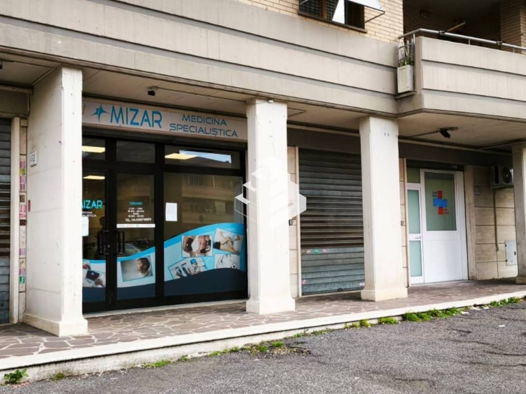 Locale commerciale viale francesco caltagirone, ponte di nona, roma