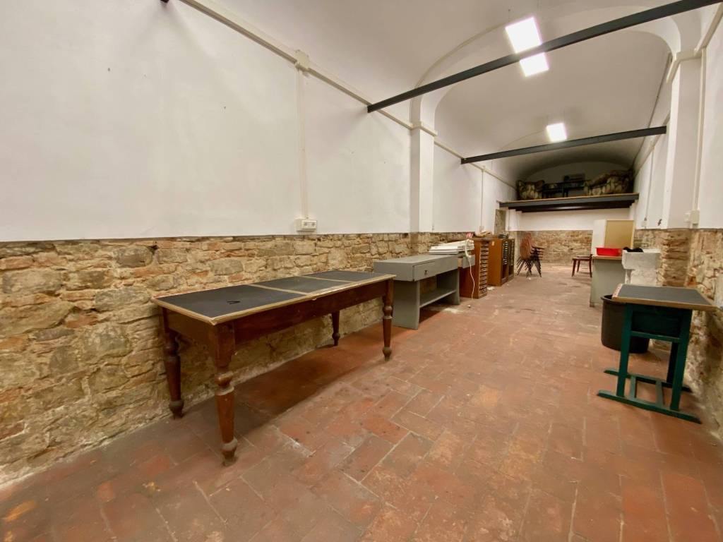 Magazzino - deposito via di san niccolò, san niccolò, firenze