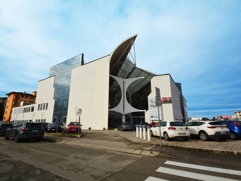 Locale commerciale viale francesco crispi 39, san lazzaro, vicenza