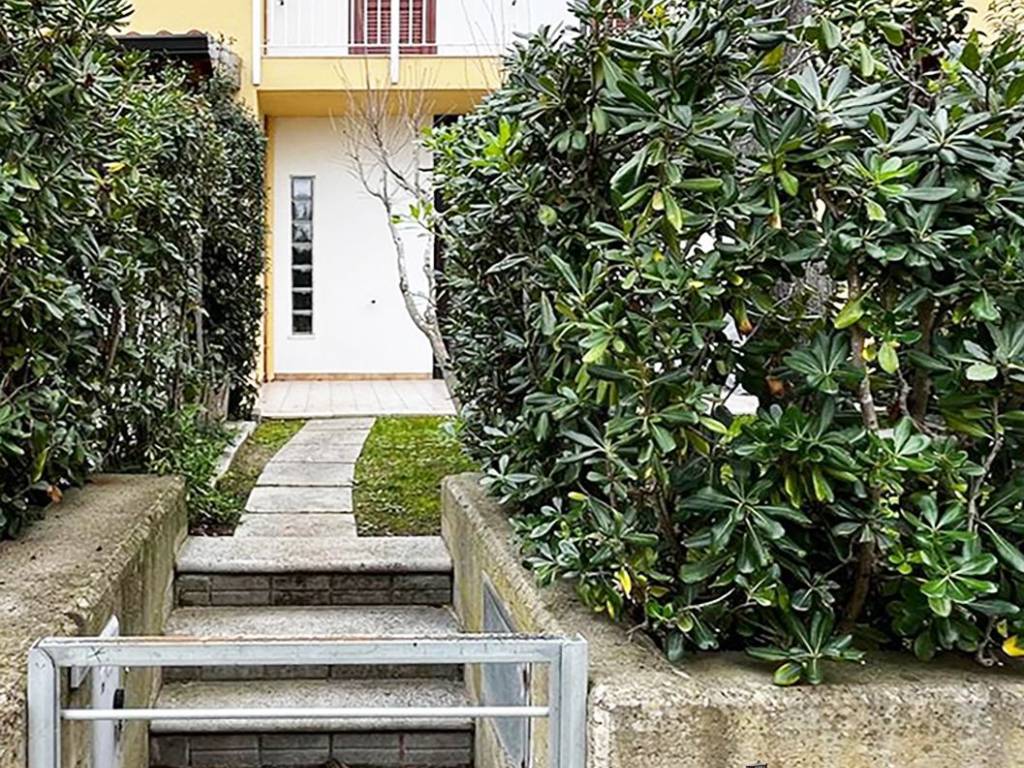 Villa a schiera strada provinciale bernalda-metaponto, bernalda