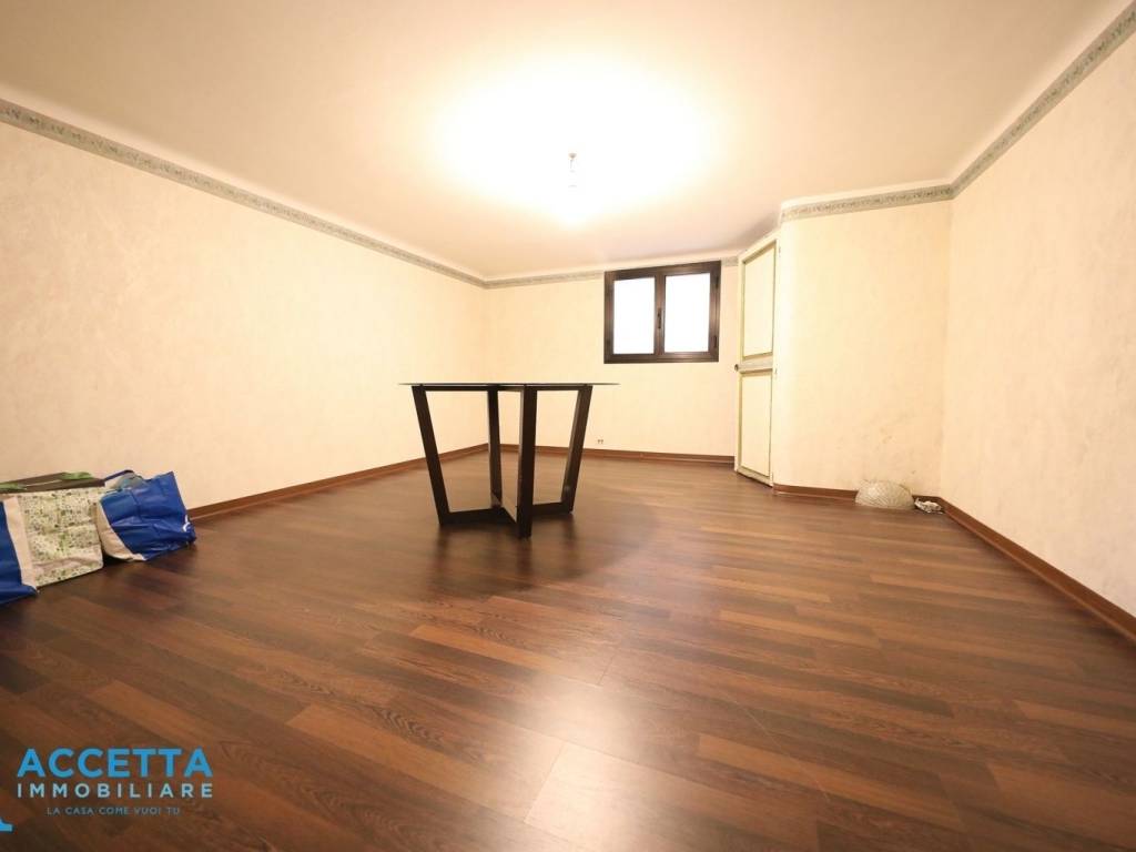 Stanza non arredata