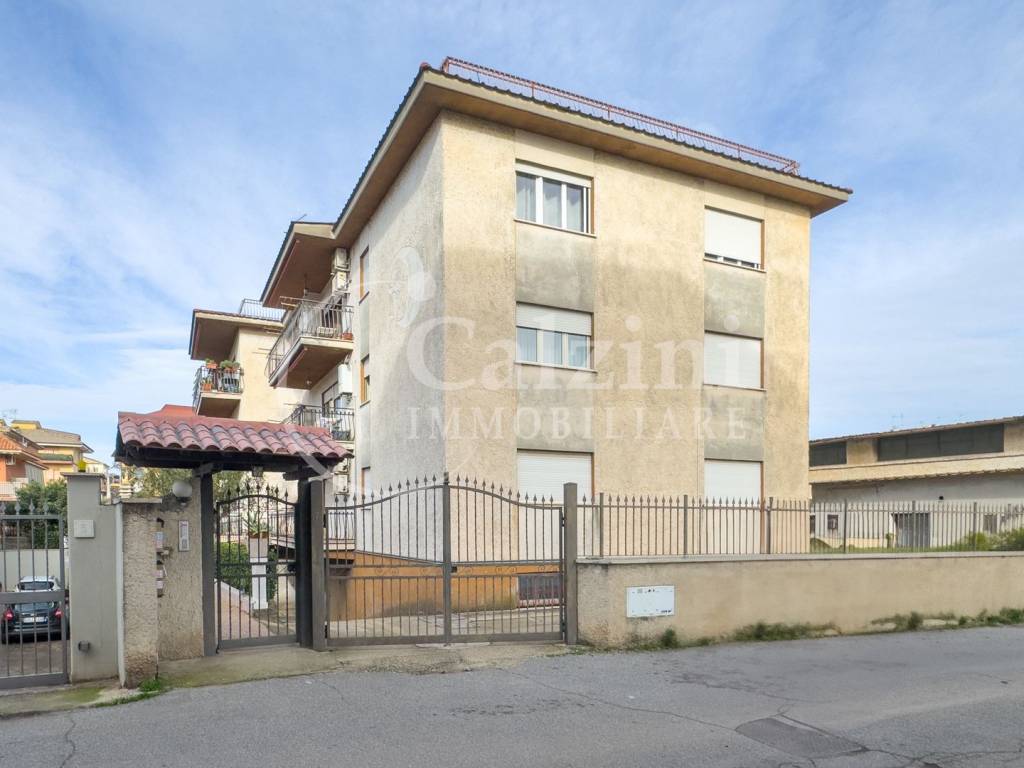 Quadrilocale via Castiglione Cosentino 7, Anagnina, Roma