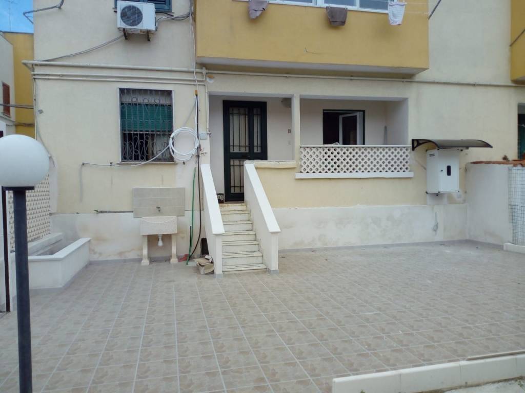 Stanza singola piazza niccolò tommaseo 4, brindisi