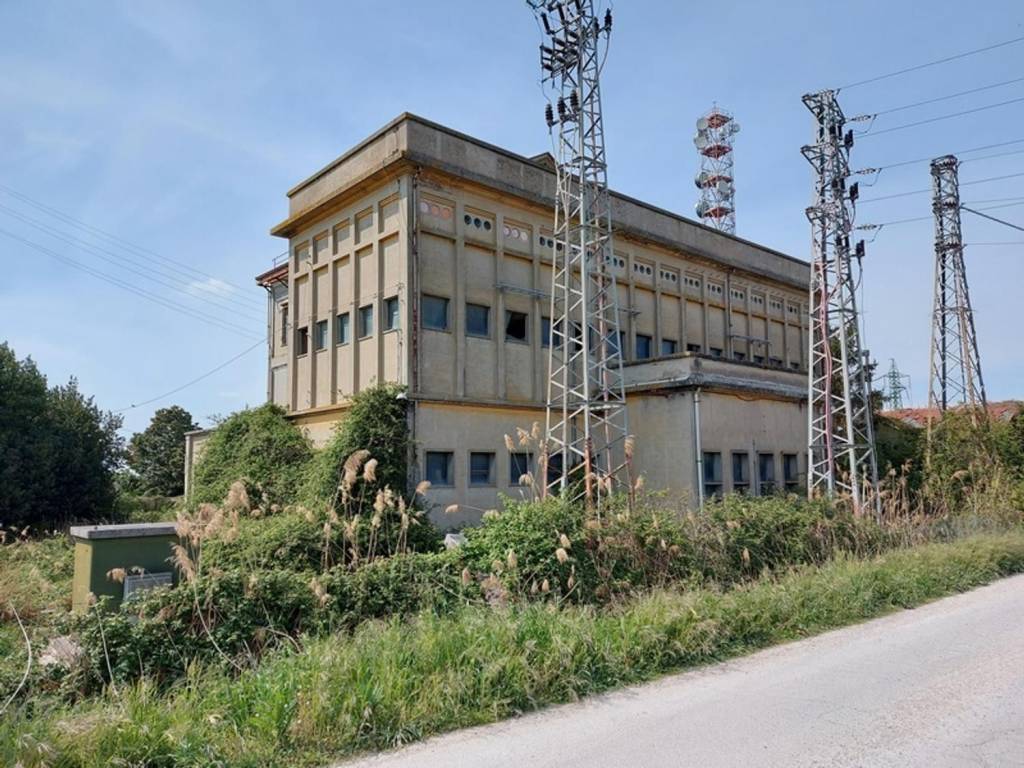 Capannone starda provinciale per ferrara,   36-38-40, codigoro