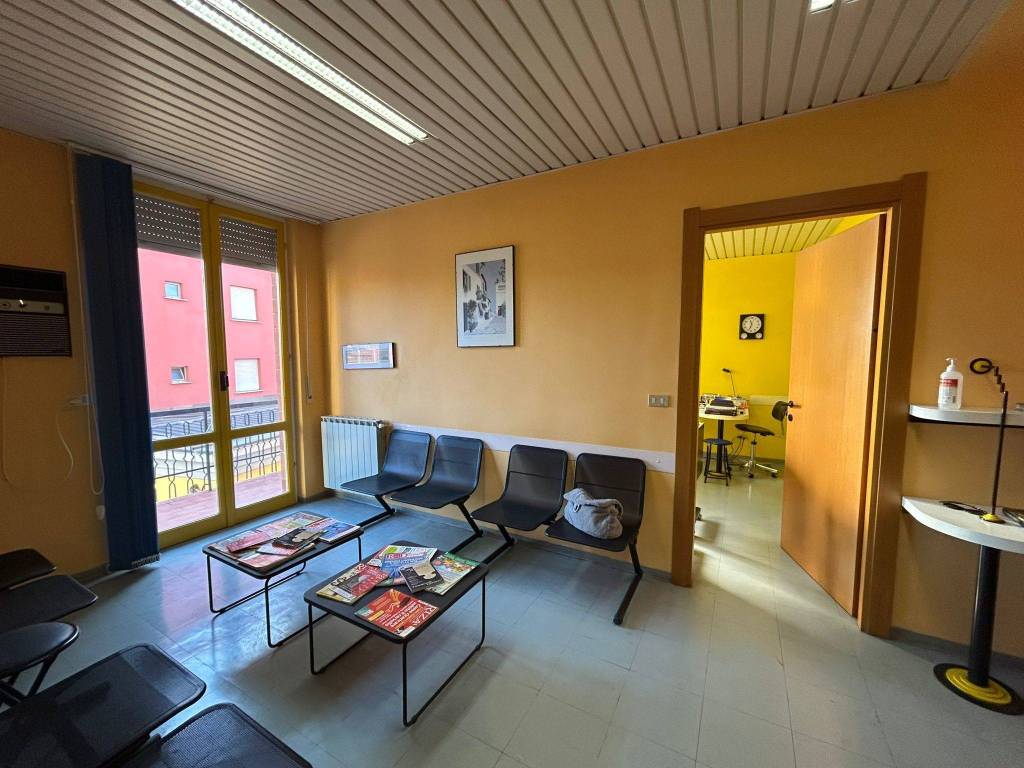 Ufficio - studio con ascensore, centro, sarzana