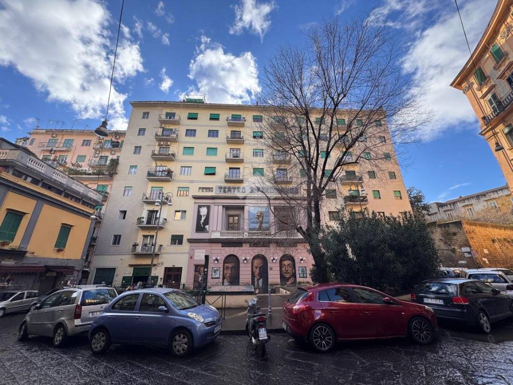 Trilocale via peppino de filippo 24, tribunali, napoli