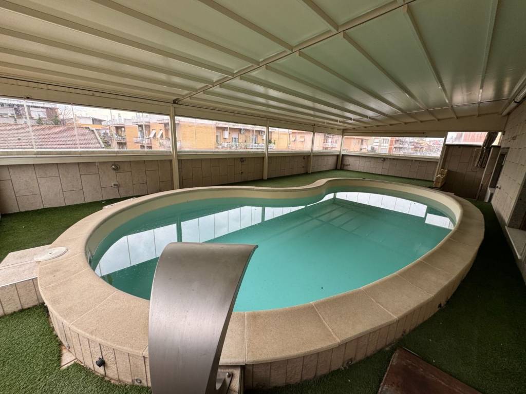 Affitto Appartamento in via di Morena, 119. Ciampino. Buono stato, posto  auto, con terrazza, riscaldamento autonomo, rif. 117606351