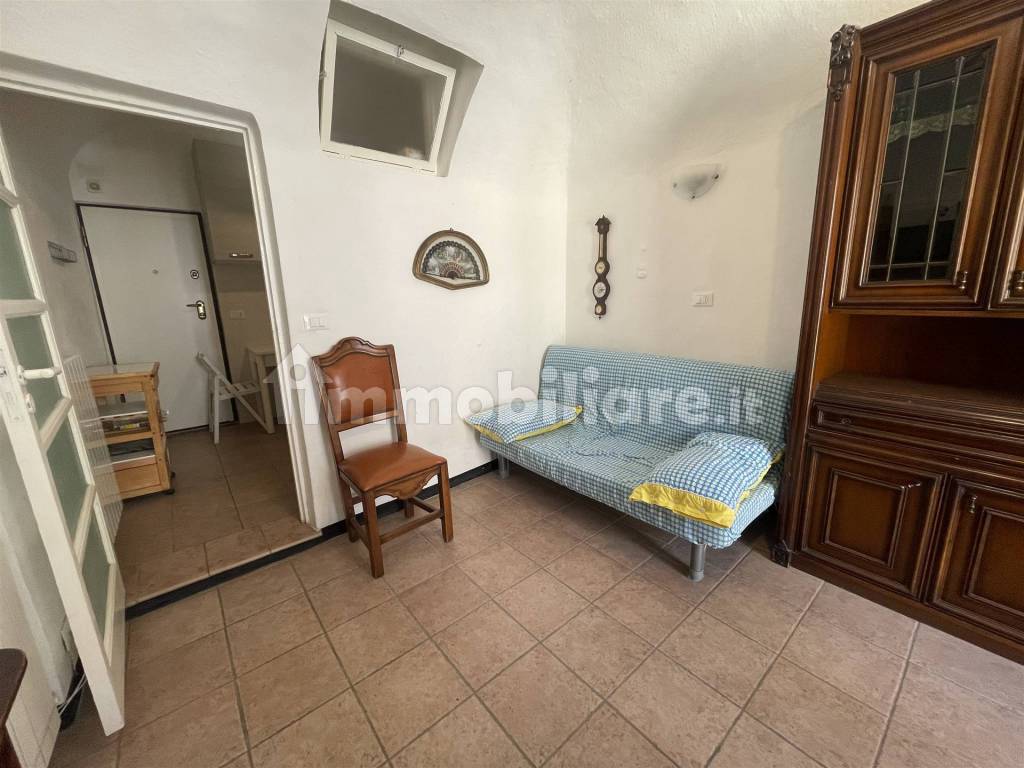 Affitto Appartamento Noli. Trilocale in via Colombo. Buono stato,  riscaldamento autonomo, rif. 117625207