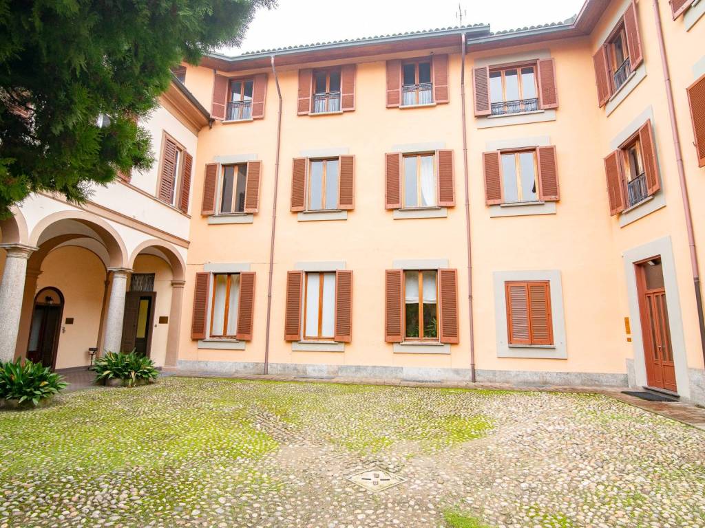Quadrilocale piazzetta giovita garavaglia 1, centro storico, pavia