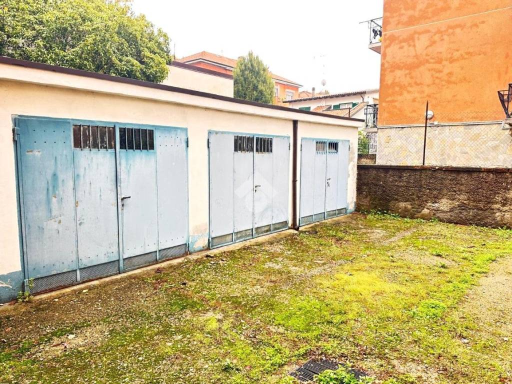 Garage - box via cattaneo 3, città giardino, pavia