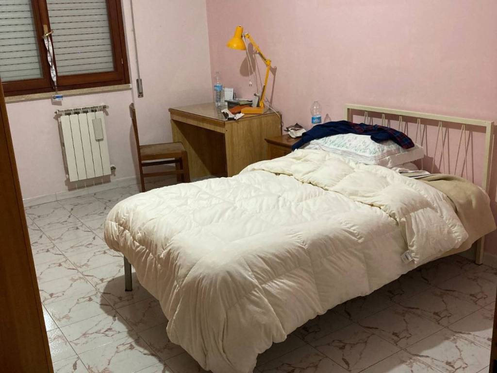 Stanza singola via oslavia 58, latina