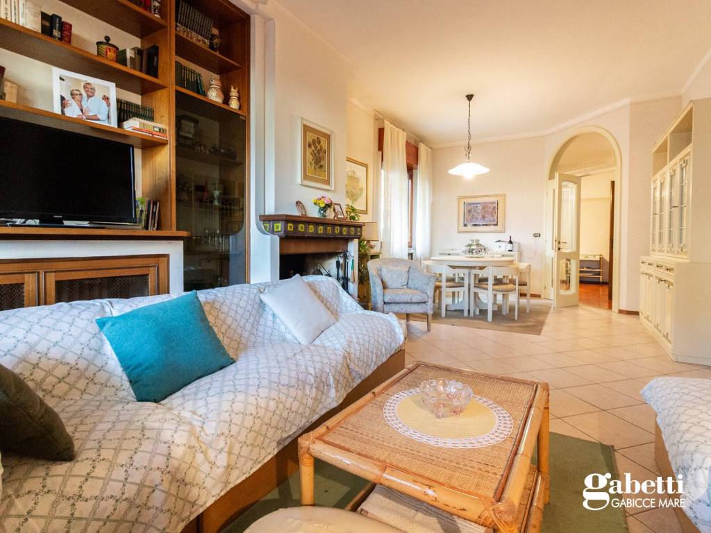 Villa unifamiliare, da ristrutturare, 400 m², cattolica