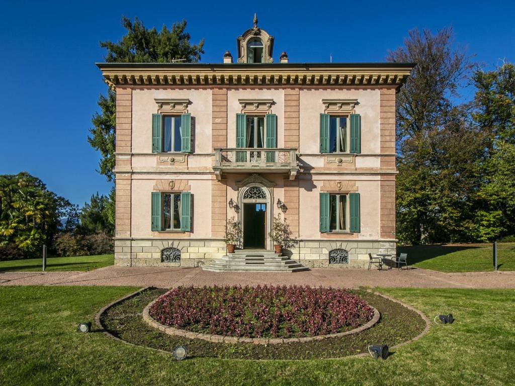Villa unifamiliare via camillo benso di cavour, albiolo