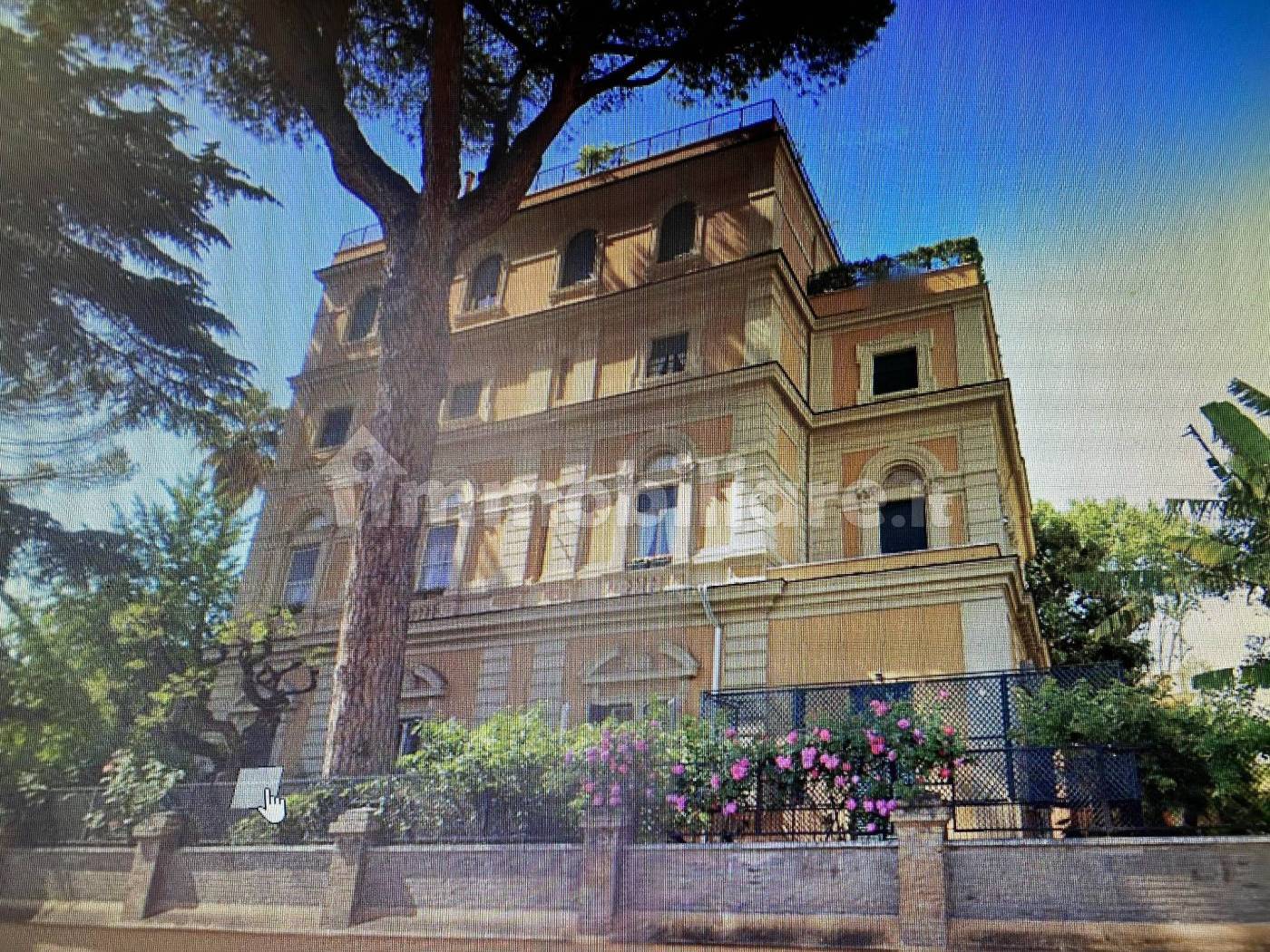 Palazzo - Edificio in vendita a Roma