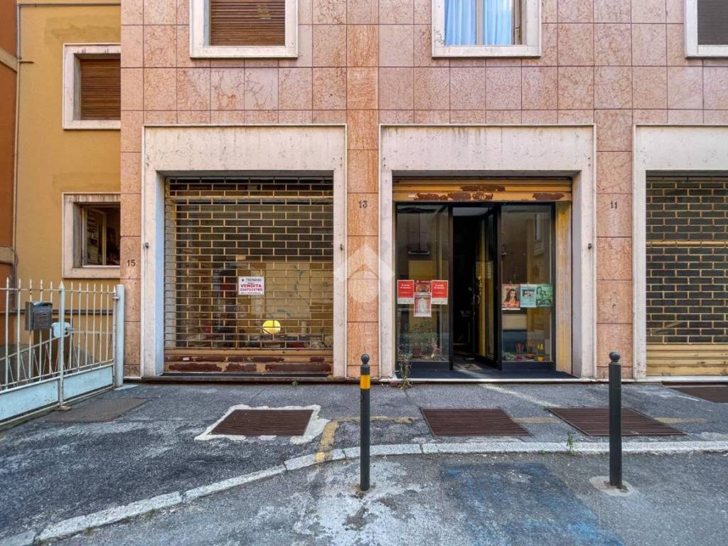 Locale commerciale via marcantonio ingegneri 13, centro, cremona