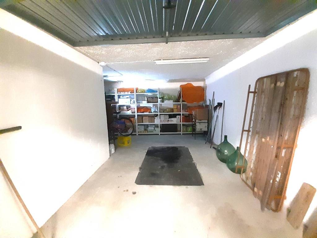 Garage - box viale bainsizza, viserba, rimini